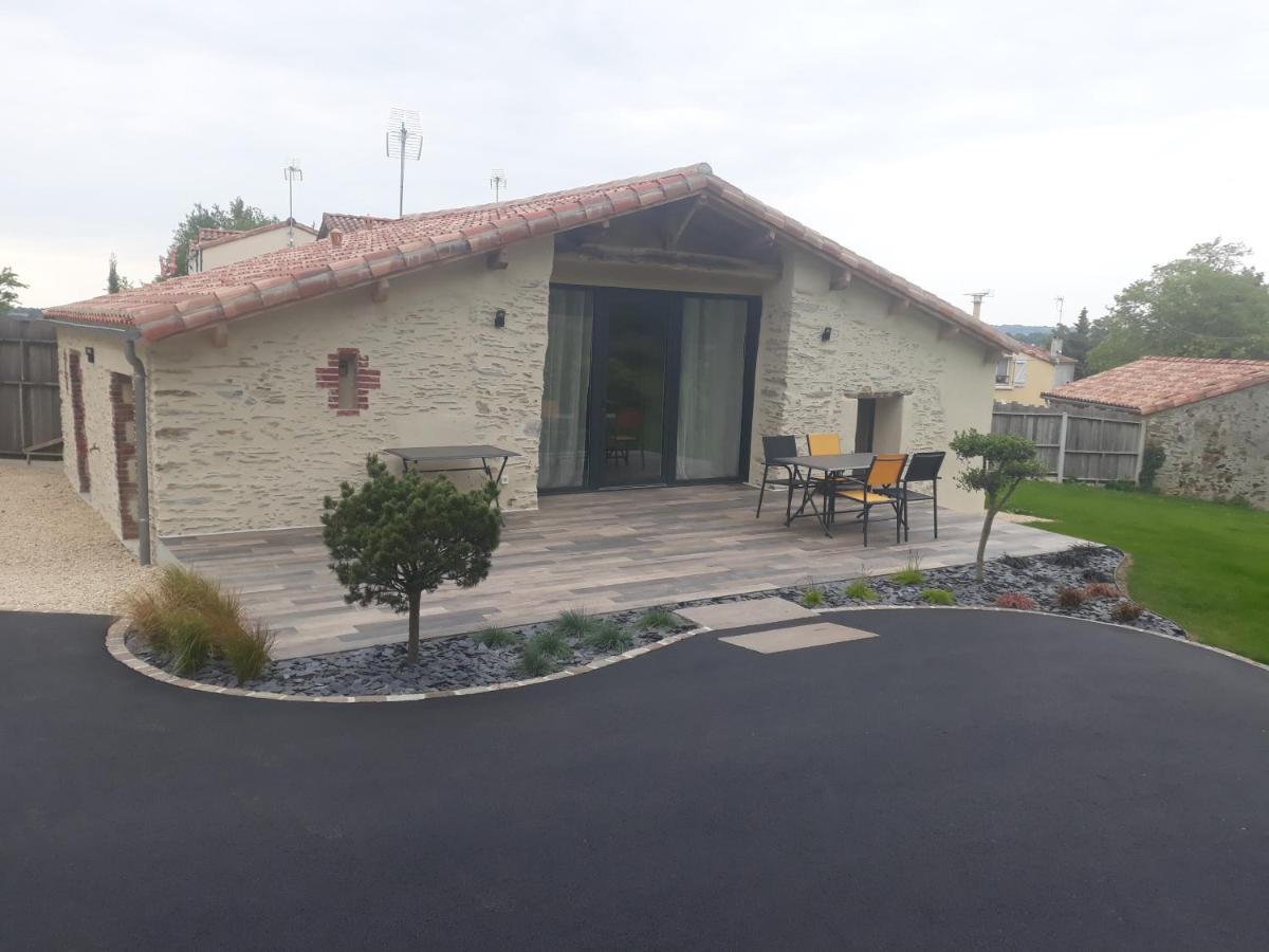 Gite De La Coliniere 4 Personnes Le Boupere Bagian luar foto